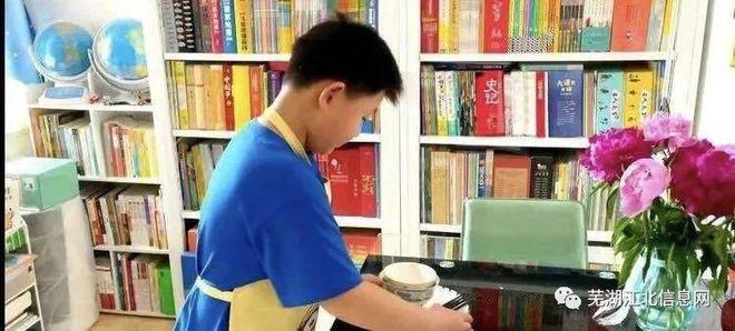 南宫28洗衣做饭刷碗 小学生争做“家务小能手”(图1)