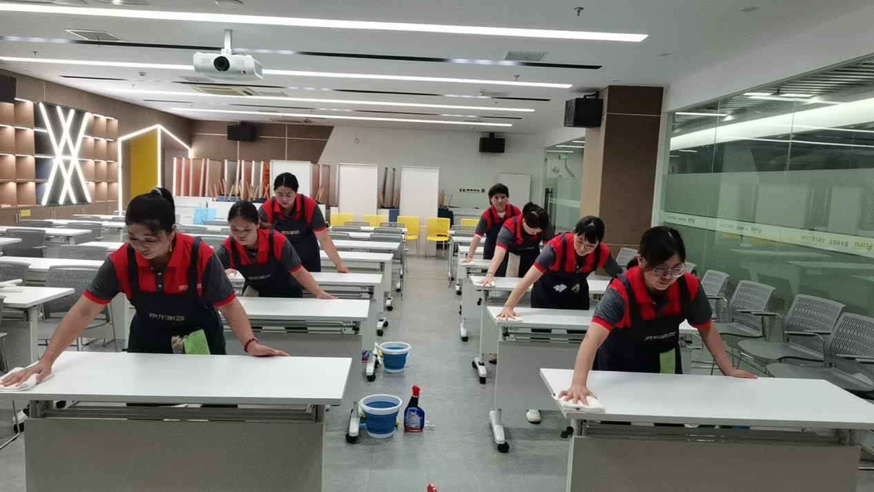 南宫28京东家政开启“百县十万人招募计划” 投入10亿提升保洁师收益及合作体验(图2)