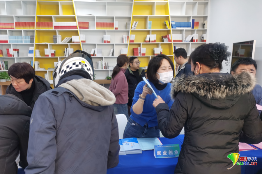 南宫28春风送岗促就业 西安鄠邑举办2025年人社工作进园区春风行动专场招聘会(图4)
