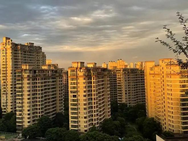 南宫NG·28(中国)官方网站多地掀起降物业费热潮你们小区物业费降了吗？(图1)