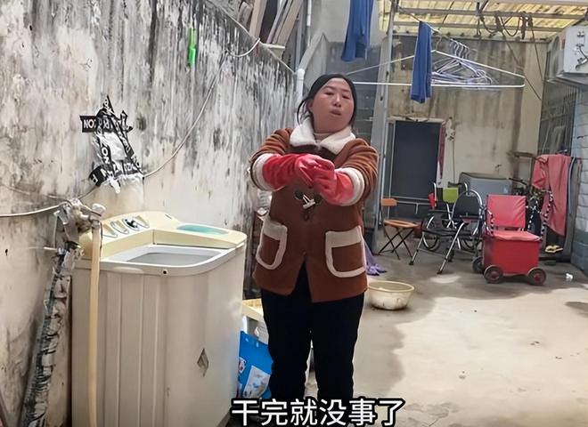 南宫28“还过个屁年！”河南女子崩溃时的嘶吼撕开4500万家庭的隐痛！(图4)