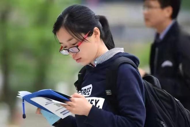 南宫28本科最稳的4个专业就业率均达到95%大量学生找到高薪工作(图1)