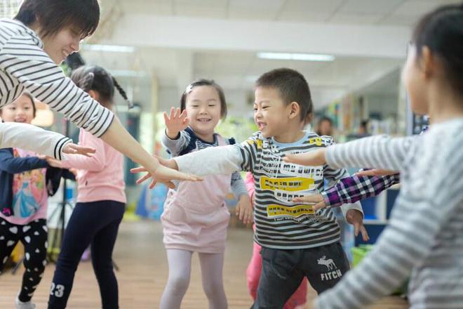 南宫NG·28(中国)官方网站从“幼有所育”到“幼有善育” 龙岗这样托起孩子的快(图1)