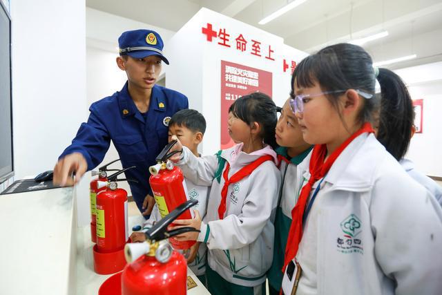 南宫NG·28(中国)官方网站学习消防知识 迎全国消防日(图7)