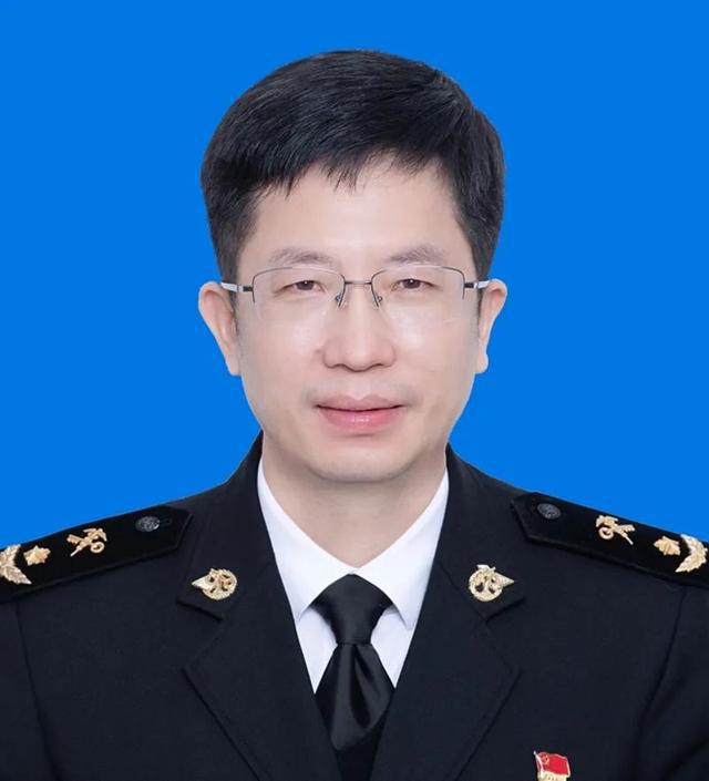 南宫NG·28(中国)官方网站福建2位干部履新！70后女干部已赴龙岩上任(图3)