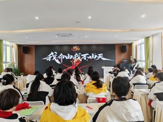 南宫28广元市剑阁县鼓楼幼儿园2025年春开工仪式暨开学工作会议(图2)