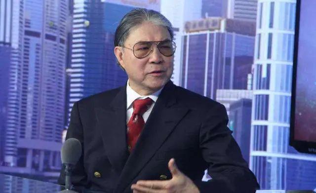 南宫NG·28(中国)官方网站霍震霆大谈儿媳郭晶晶：“温柔只给外人看在家从不给我(图4)