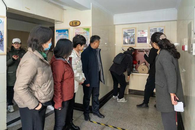 南宫NG·28(中国)官方网站区代表“把脉问诊” 监督助力滨城泰达安全生产！(图3)
